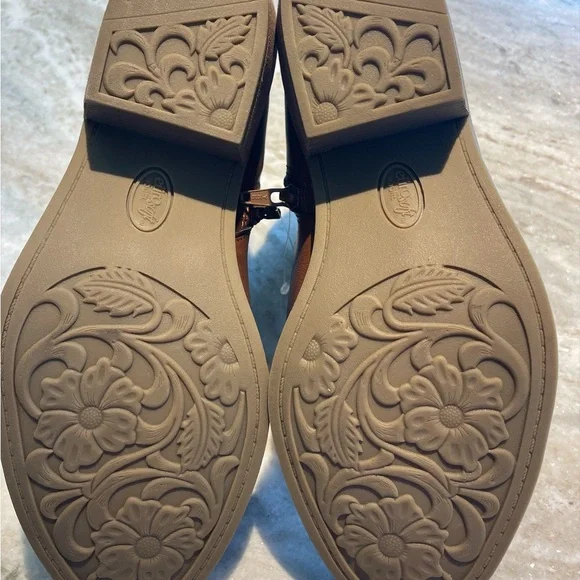 NWOT Euro by Sofft Brown Sz 10 Side Zip Ankle Boots. Extra comfortable! - Picture 3 of 4